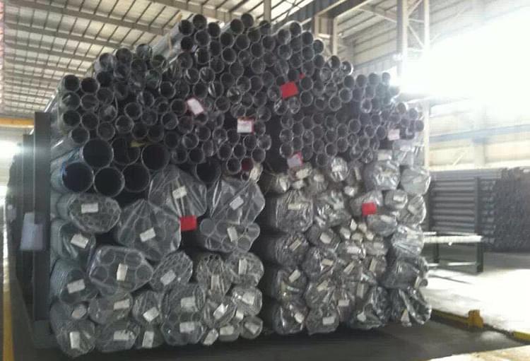 永穗不銹鋼圓管已包裝，待發(fā)貨倉庫